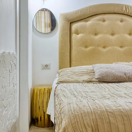 Penzion Mini Loft Capocci - Rione Monti