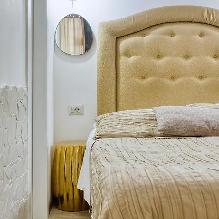 بيت ضيافة Mini Loft Capocci - Rione Monti *